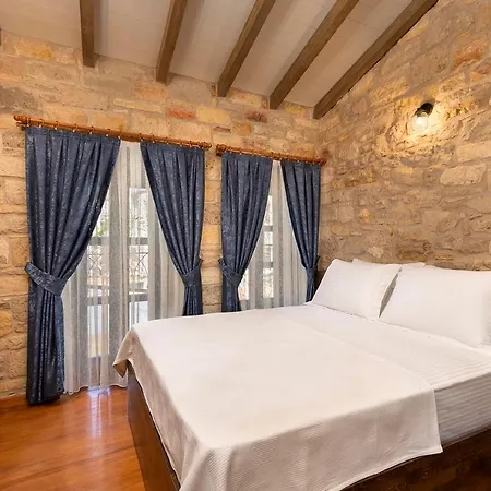 호텔 Eflin Haus Historical Place & Monument 3*