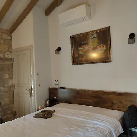 Eflin Haus Historical Place & Monument Hotel