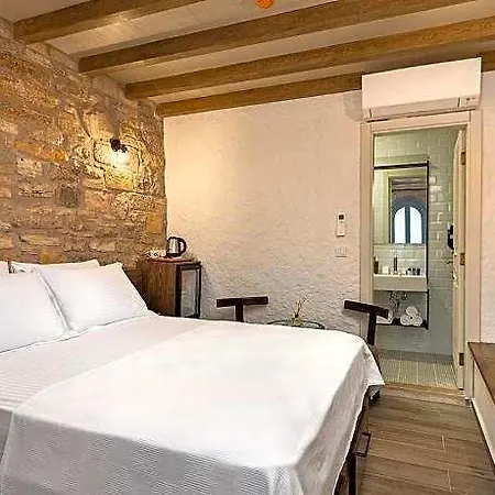 Hotel Eflin Haus Historical Place & Monument Cesme